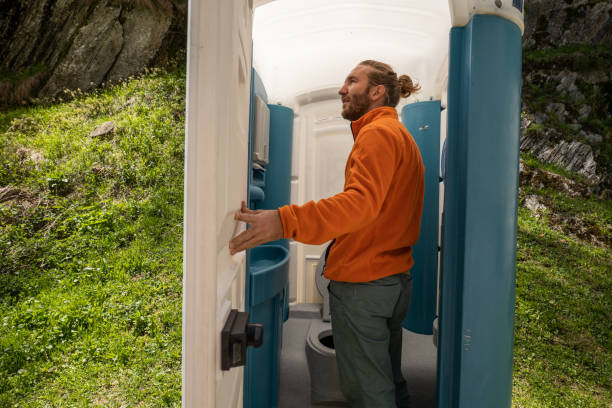 Portable Toilet Options We Offer in Mooreville, MS